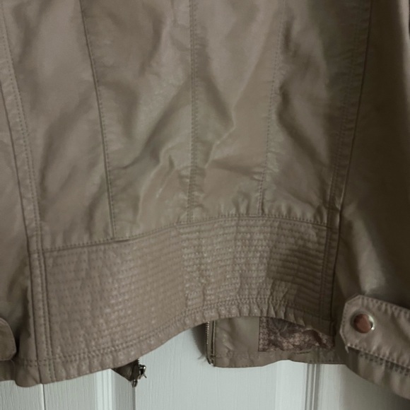 Brand new tan Bomber jacket women’s - Picture 10 of 11